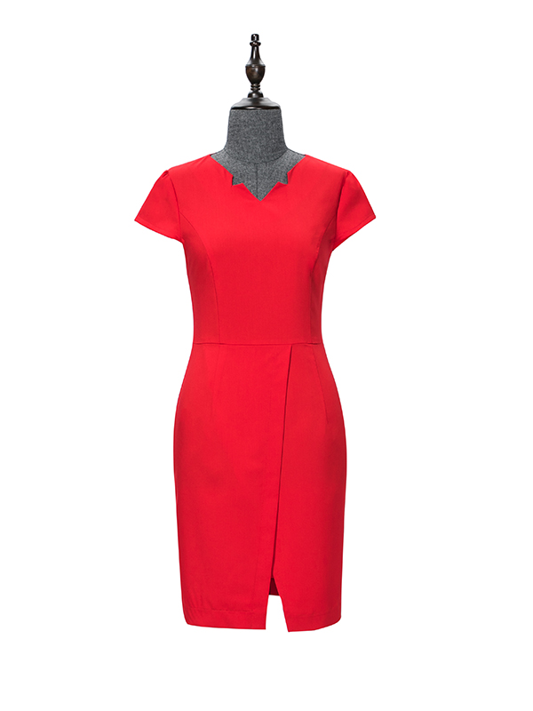 红色V领连衣裙
