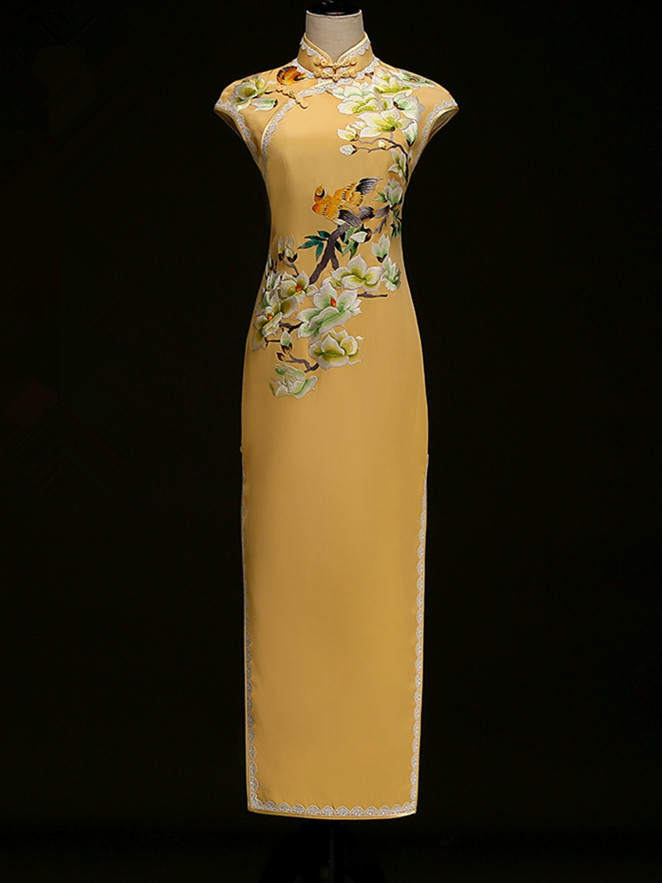 金色刺绣旗袍